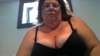 Horny BBW fucks her ugly twat on a web..