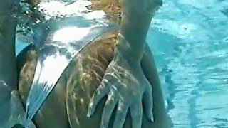Underwater peek